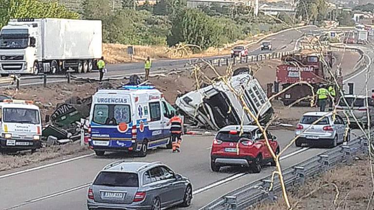 Normalizada la circulación en la A-4 tras el accidente entre un camión y un turismo en Guarromán Normalizada la circulación en la A-4 tras el accidente entre un camión y un turismo en Guarromán