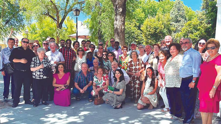 <i>Sabioteños del grupo parroquial que acudieron a Madrid a la misa de José Cobo.</i> <i>Sabioteños del grupo parroquial que acudieron a Madrid a la misa de José Cobo.</i>