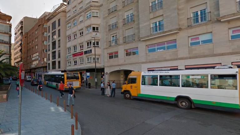 Muere un hombre de 64 años en la plaza de la Libertad de Jaén Muere un hombre de 64 años en la plaza de la Libertad de Jaén