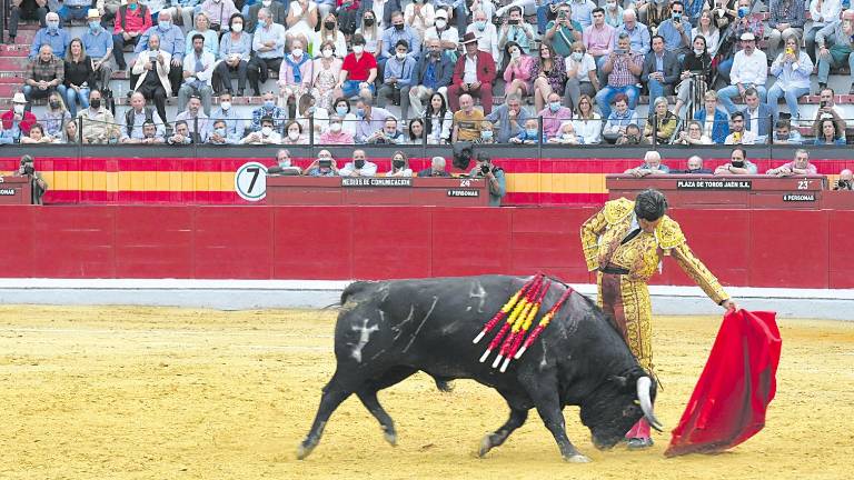 La gente fue por Morante y lo encontró con un toro sobrero La gente fue por Morante y lo encontró con un toro sobrero