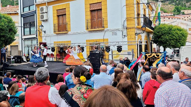 Bailes regionales para no olvidar las tradiciones segureñas Bailes regionales para no olvidar las tradiciones segureñas