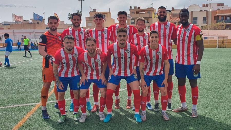 <i>Alineación inicial del Atlético Porcuna en su visita al Intergym Melilla.</i> <i>Alineación inicial del Atlético Porcuna en su visita al Intergym Melilla.</i>
