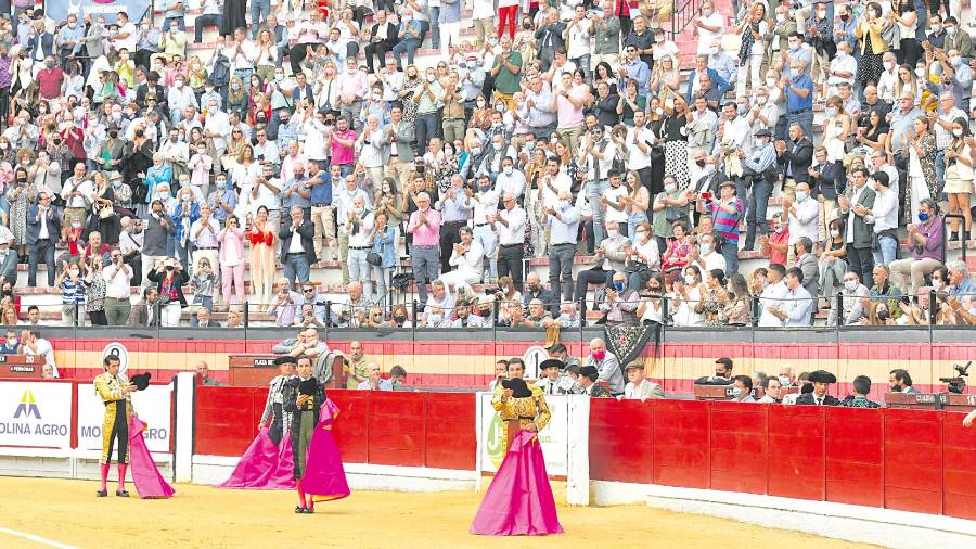 La gente fue por Morante y lo encontró con un toro sobrero La gente fue por Morante y lo encontró con un toro sobrero
