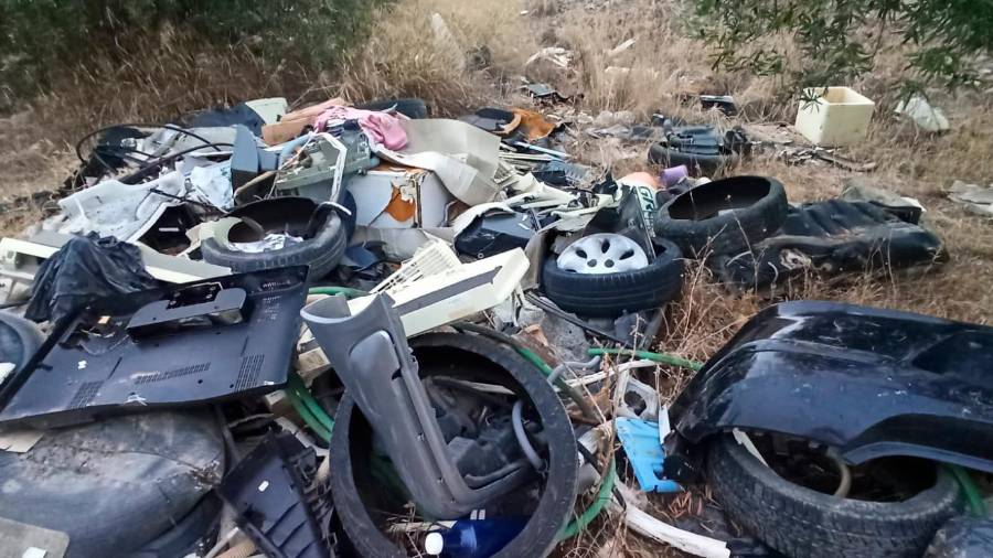 <i>Más chatarra descubierta por los agentes. / Policía Local de Jaén.</i> $!<i>Más chatarra descubierta por los agentes. / Policía Local de Jaén.</i>