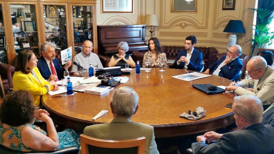 <i>Juan Espejo, flanqueado por Socorro Mármol y Andrés Valverde en la mesa de la conferencia. / Fran Moreno / Diario JAÉN.</i> <i>Juan Espejo, flanqueado por Socorro Mármol y Andrés Valverde en la mesa de la conferencia. / Fran Moreno / Diario JAÉN.</i>