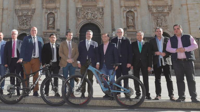 Jaén se exhibe sobre dos ruedas