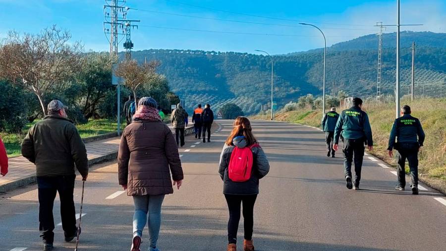 <i>Voluntarios en busca de Francisco Vivar.</i> <i>Voluntarios en busca de Francisco Vivar.</i>