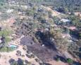 Extinguido el fuego provocado por la caída de un poste eléctrico en Andújar Extinguido el fuego provocado por la caída de un poste eléctrico en Andújar