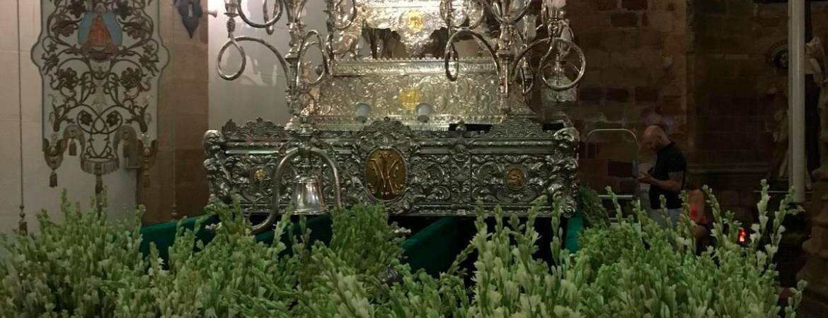 Días de júbilo y fiesta para los vecinos entre un mar de devoción por la patrona Días de júbilo y fiesta para los vecinos entre un mar de devoción por la patrona