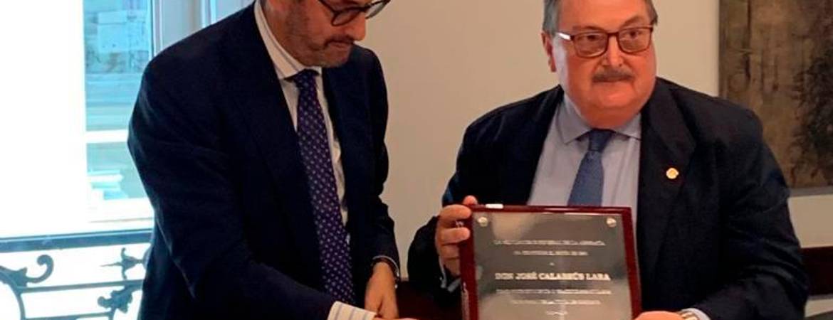 La Mutualidad de la Abogacía homenajea a José Calabrús La Mutualidad de la Abogacía homenajea a José Calabrús