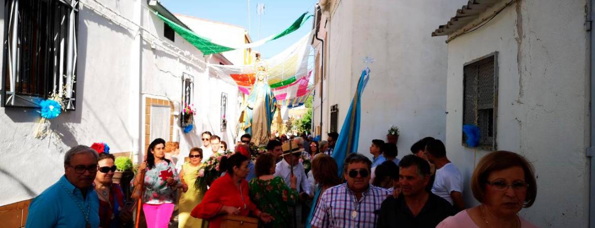 Inmenso abrazo a la Milagrosa por San Pedro Inmenso abrazo a la Milagrosa por San Pedro