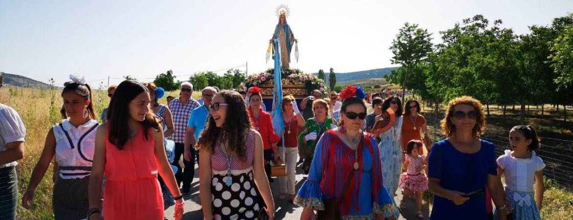 Inmenso abrazo a la Milagrosa por San Pedro Inmenso abrazo a la Milagrosa por San Pedro