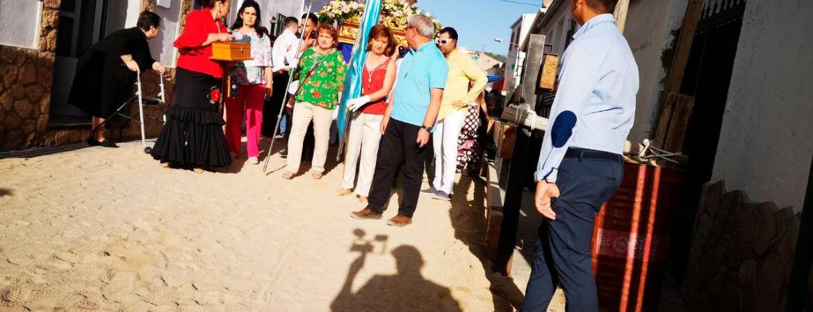 Inmenso abrazo a la Milagrosa por San Pedro Inmenso abrazo a la Milagrosa por San Pedro