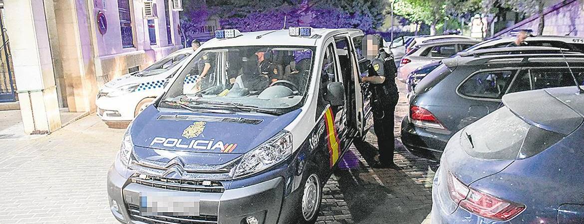 Más de un kilo de cocaína y 42.800 euros en efectivo Más de un kilo de cocaína y 42.800 euros en efectivo