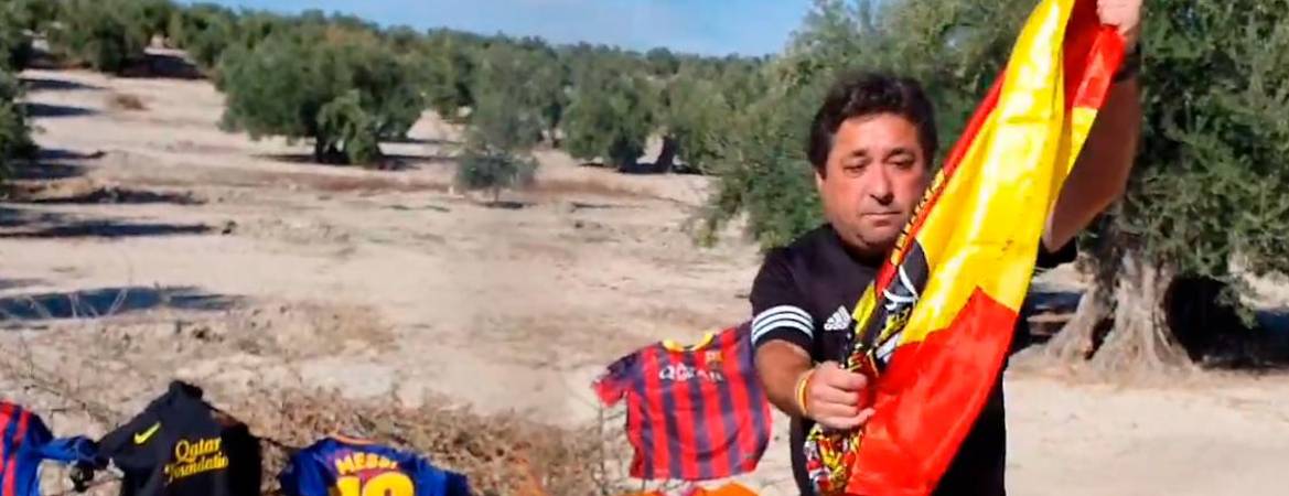 El vídeo viral de un cazalillero que quema camisetas del Barcelona El vídeo viral de un cazalillero que quema camisetas del Barcelona