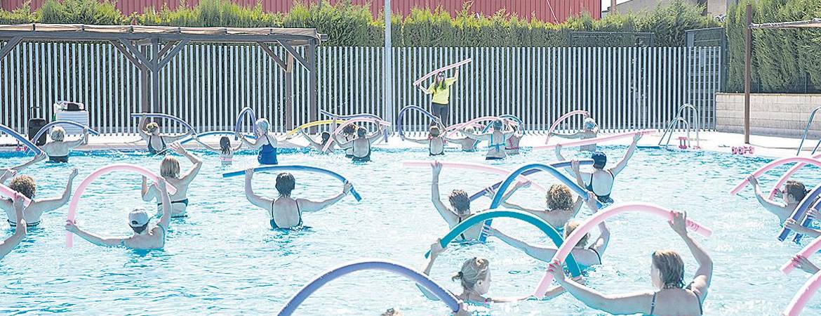 Atrayentes propuestas deportivas en las piscinas Atrayentes propuestas deportivas en las piscinas