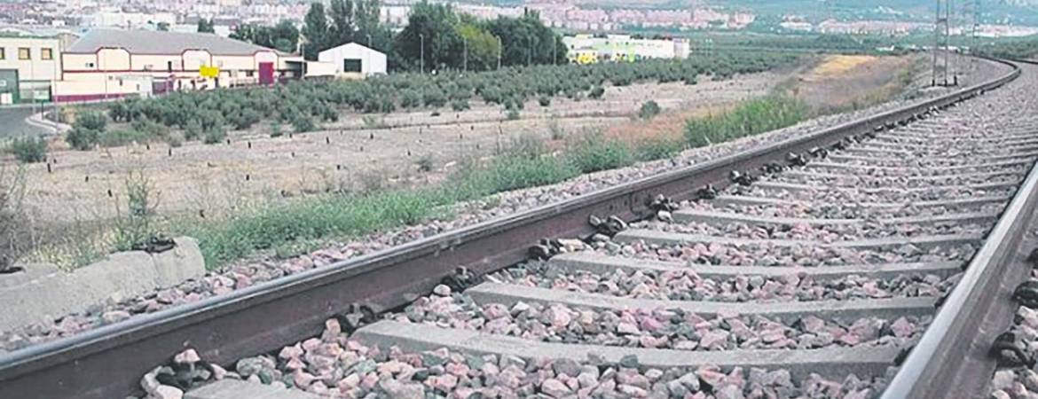 En busca de ese tren que pasa de largo sin llegar a la provincia En busca de ese tren que pasa de largo sin llegar a la provincia