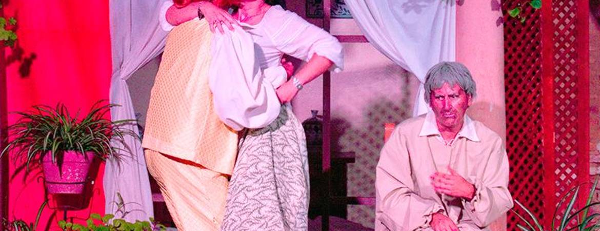 El triángulo que dibuja el teatro El triángulo que dibuja el teatro