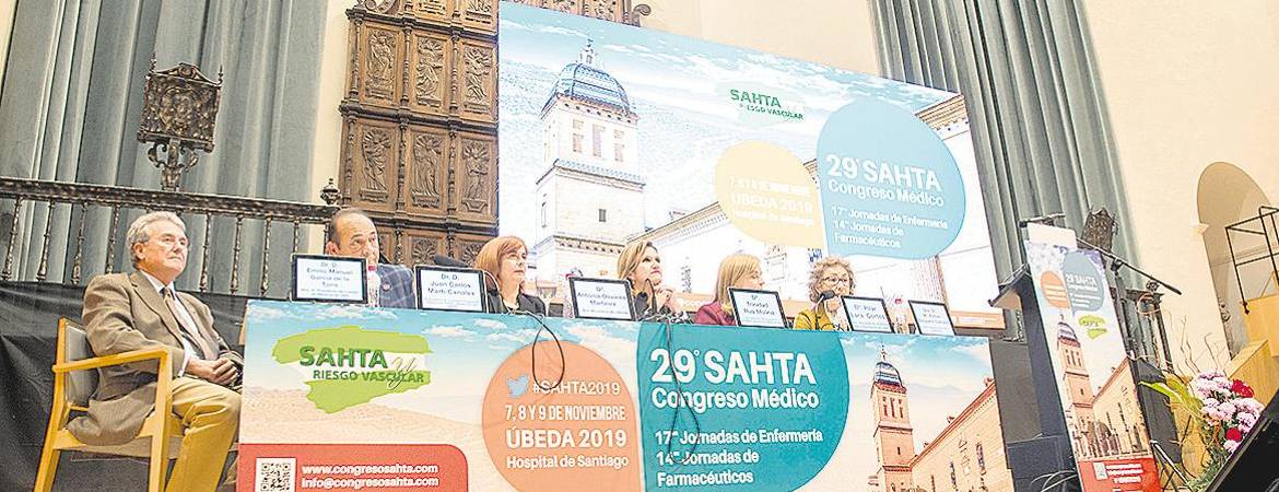 Profesionales sanitarios reunidos en Los Cerros Profesionales sanitarios reunidos en Los Cerros