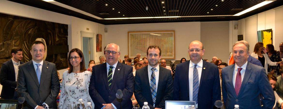 El Colegio de Arquitectos renueva su junta directiva El Colegio de Arquitectos renueva su junta directiva
