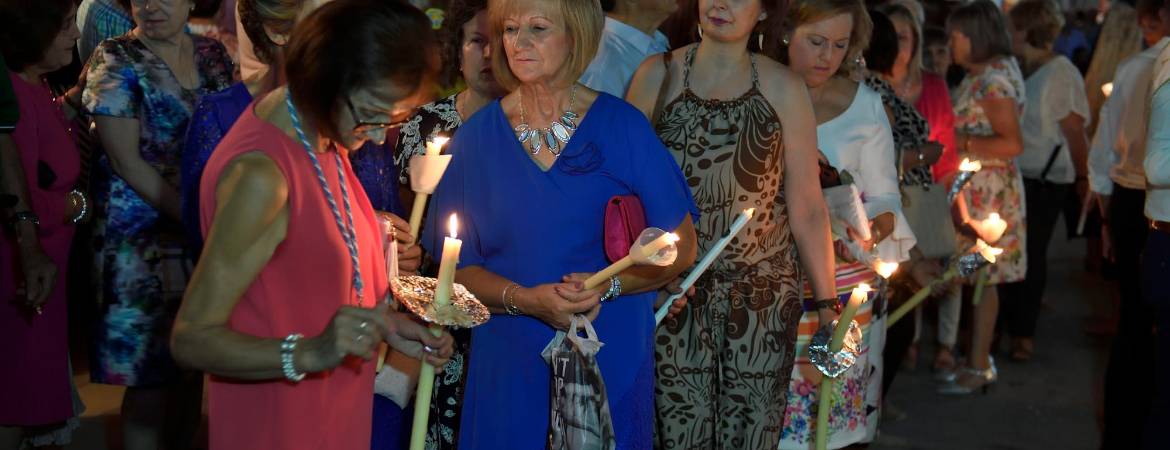 La Virgen de Belén desfila radiante tras ser restaurada La Virgen de Belén desfila radiante tras ser restaurada