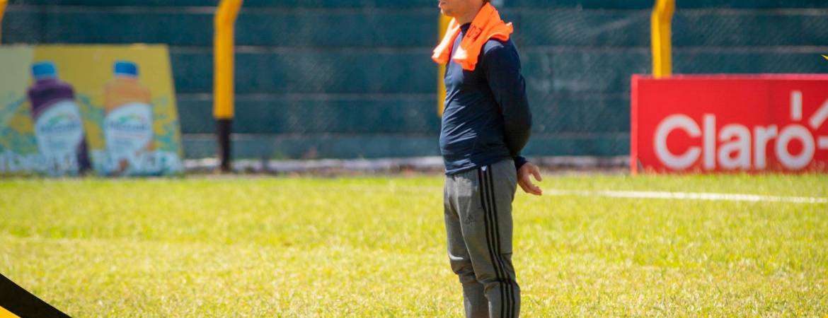 Juan Cortés llega a El Salvador para entrenar al Independiente de Primera Juan Cortés llega a El Salvador para entrenar al Independiente de Primera
