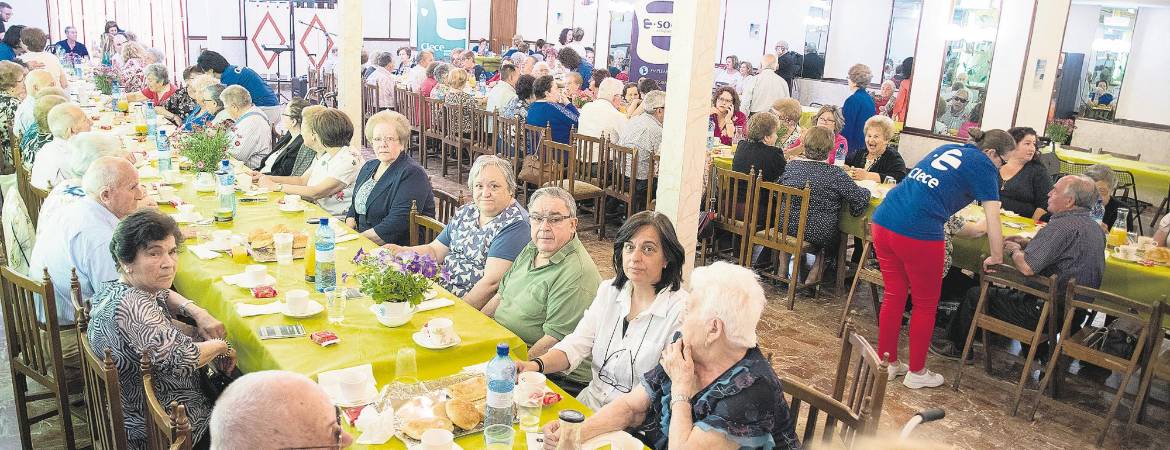 Convivencia de los usuarios del servicio de ayuda a domicilio Convivencia de los usuarios del servicio de ayuda a domicilio