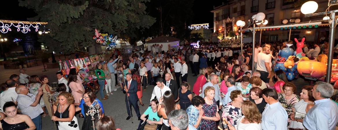La Virgen de Belén desfila radiante tras ser restaurada La Virgen de Belén desfila radiante tras ser restaurada