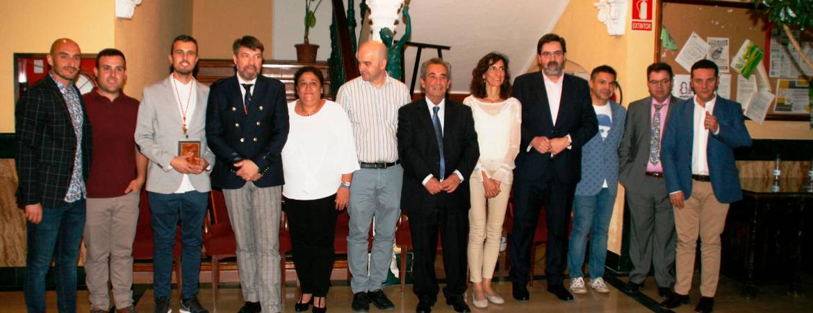 Medalla de Oro para dos grandes instituciones Medalla de Oro para dos grandes instituciones