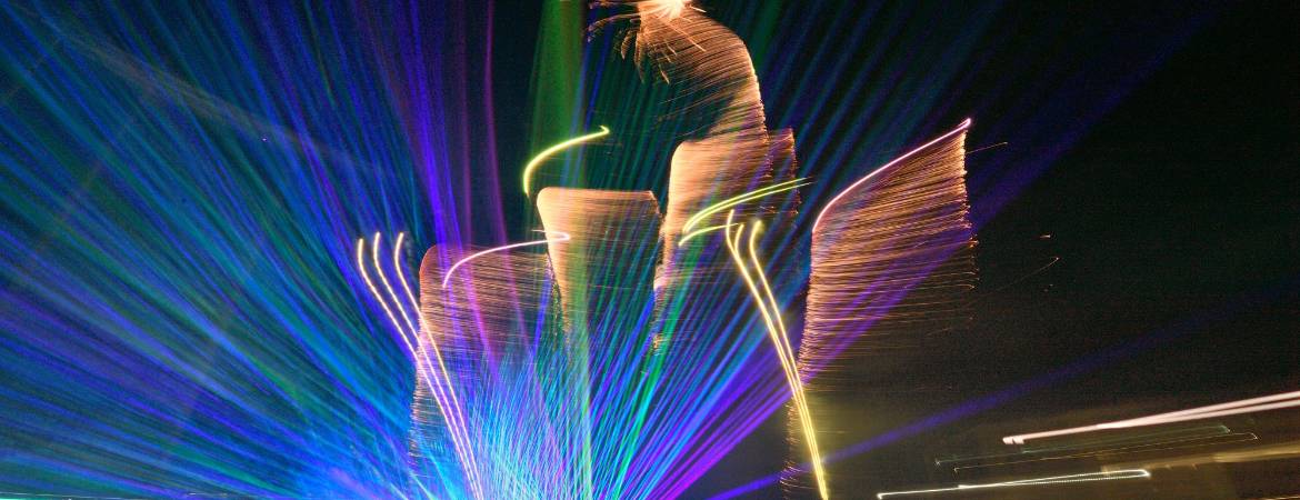 Los fuegos artificiales ponen luz y color al cielo jiennense Los fuegos artificiales ponen luz y color al cielo jiennense