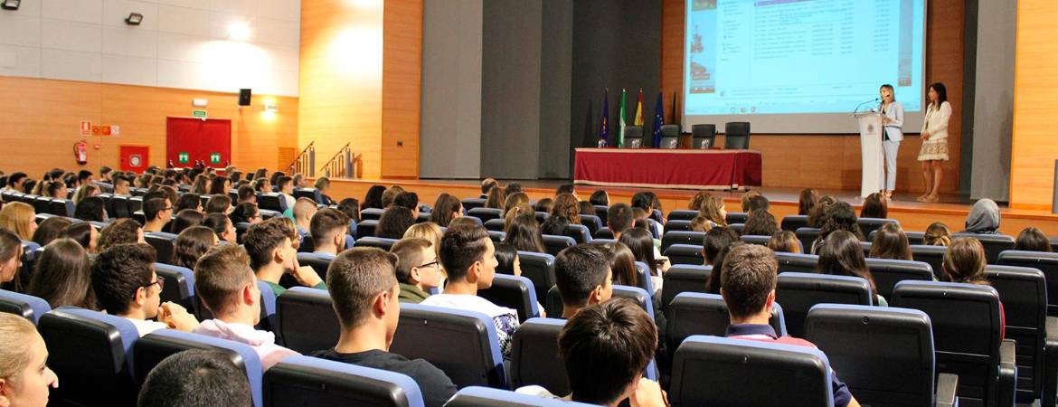 Bienvenida a los nuevos alumnos Bienvenida a los nuevos alumnos