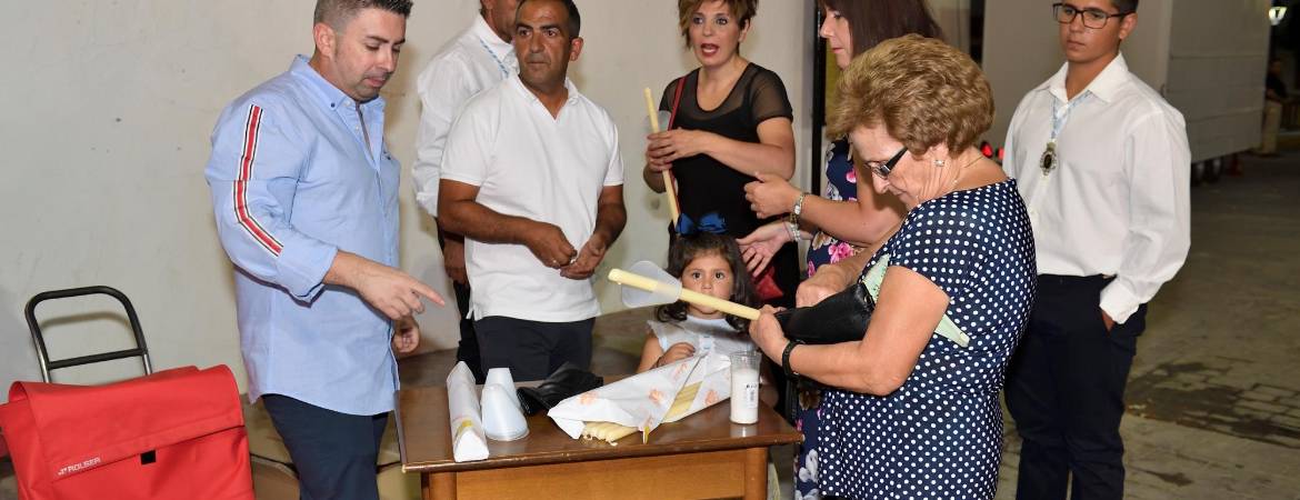 La Virgen de Belén desfila radiante tras ser restaurada La Virgen de Belén desfila radiante tras ser restaurada