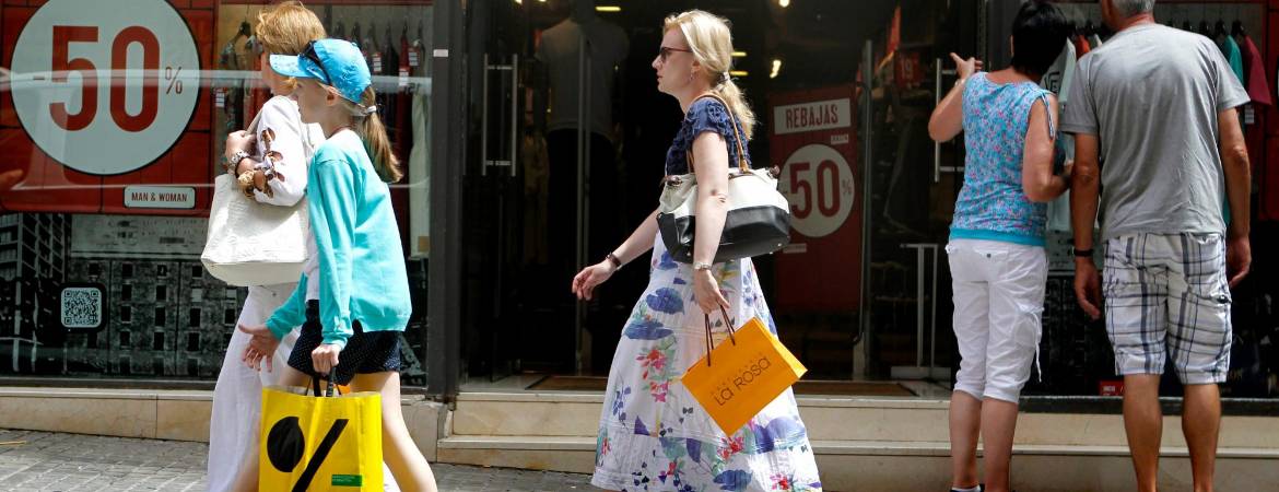 ¿Cuánto gastan los jiennenses en vestuario y calzado al año? ¿Cuánto gastan los jiennenses en vestuario y calzado al año?