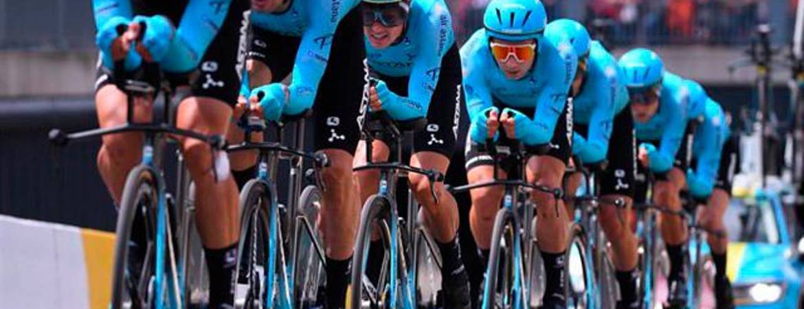 El equipo Astana se adjudica la primera etapa de La Vuelta El equipo Astana se adjudica la primera etapa de La Vuelta