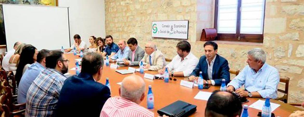 Reyes analiza con el CES provincial la situación del ferrocarril en la provincia Reyes analiza con el CES provincial la situación del ferrocarril en la provincia