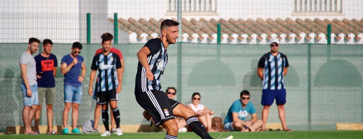 El Real Jaén protagoniza una pretemporada en claro ascenso El Real Jaén protagoniza una pretemporada en claro ascenso