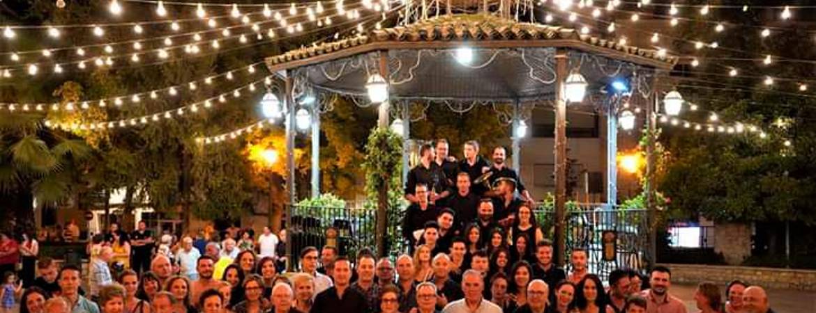 Unas fiestas llenas de color Unas fiestas llenas de color