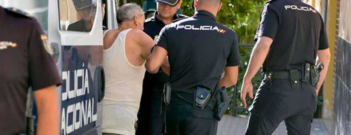 Ordenan prisión provisional, comunicada y sin fianza para el acusado de matar a su mujer en Jaén Ordenan prisión provisional, comunicada y sin fianza para el acusado de matar a su mujer en Jaén