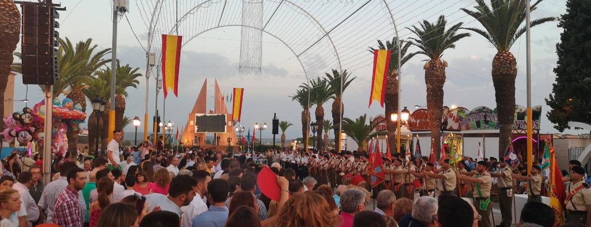 Un solemne homenaje a los caídos Un solemne homenaje a los caídos