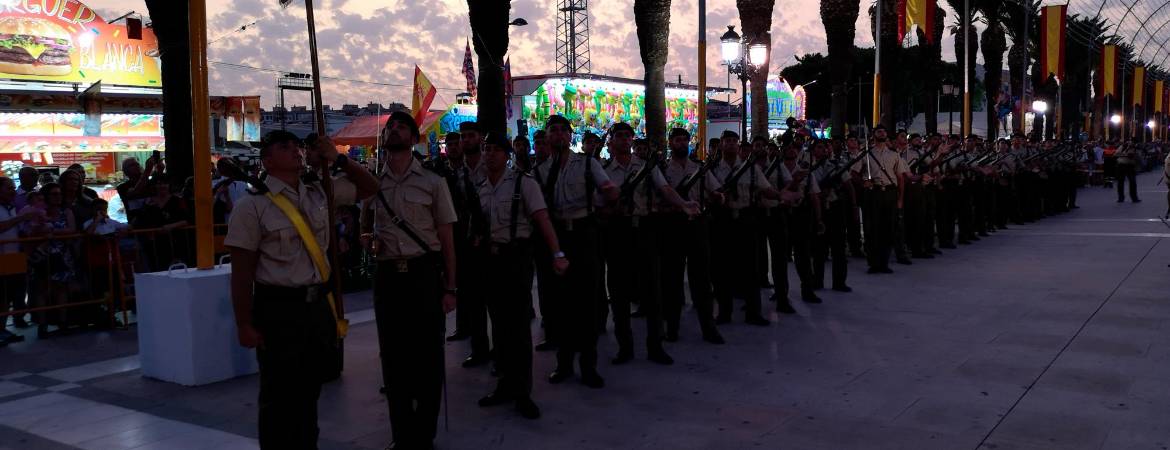 Un solemne homenaje a los caídos Un solemne homenaje a los caídos