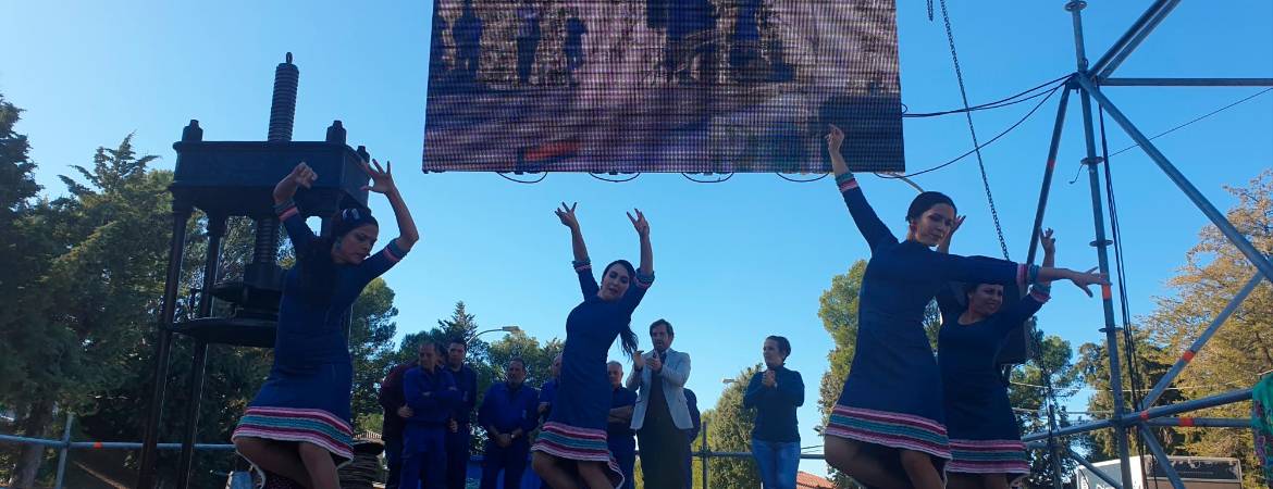 Los marteños no dudan en rendir homenaje a su tradición olivarera Los marteños no dudan en rendir homenaje a su tradición olivarera