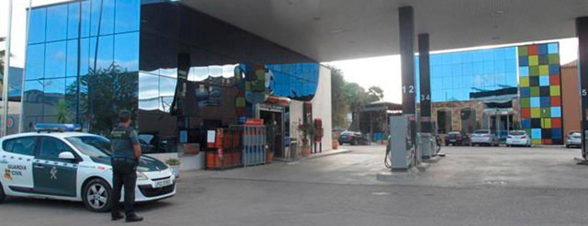 En prisión por agredir al empleado de una gasolinera para robar 800 euros En prisión por agredir al empleado de una gasolinera para robar 800 euros