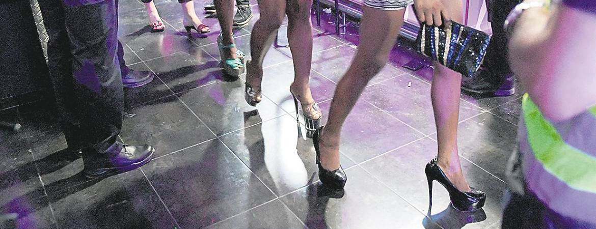 La Policía vigila 22 clubes de alterne con unas 500 mujeres La Policía vigila 22 clubes de alterne con unas 500 mujeres