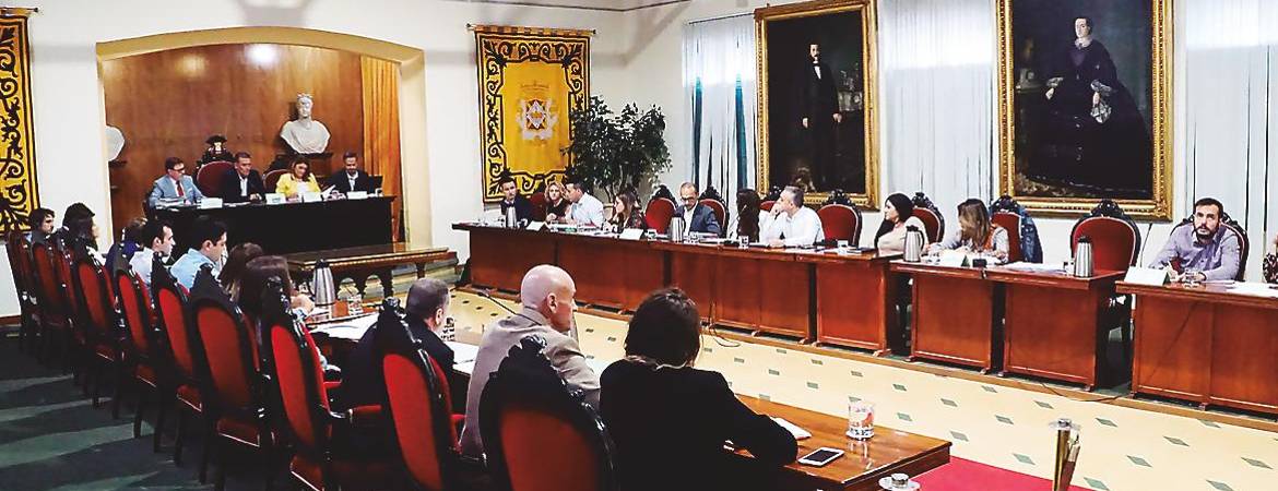 El tren y las cuentas salen a debate en el pleno de Linares El tren y las cuentas salen a debate en el pleno de Linares