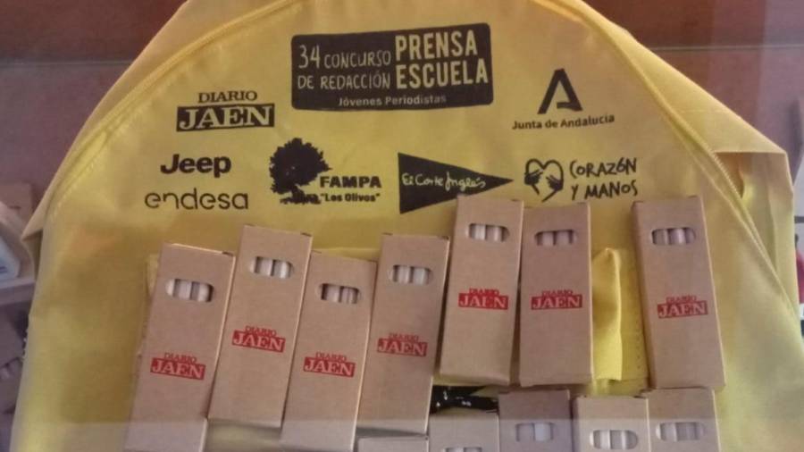 <i>Mochila y lápices de Diario JAÉN del 34ª edición del concurso prensa-Escuela.</i> <i>Mochila y lápices de Diario JAÉN del 34ª edición del concurso prensa-Escuela.</i>