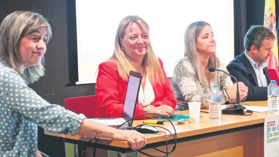 <i>María Muñoz, Ángela Hidalgo, Elena González, Julio Millán, África Colomo y Ángeles Díaz. / Fran Miranda / Diario JAÉN.</i> <i>María Muñoz, Ángela Hidalgo, Elena González, Julio Millán, África Colomo y Ángeles Díaz. / Fran Miranda / Diario JAÉN.</i>