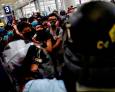 Tensión entre la Policía y manifestantes en Hong Kong Tensión entre la Policía y manifestantes en Hong Kong
