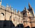 La Catedral de Sevilla prohibe chanclas, tirantes y shorts La Catedral de Sevilla prohibe chanclas, tirantes y shorts