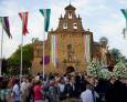 La Virgen de Linarejos es acompañada por sus fieles La Virgen de Linarejos es acompañada por sus fieles