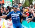 Etapa y maillot amarillo para el ciclista francés Julian Alaphilippe en Épernay Etapa y maillot amarillo para el ciclista francés Julian Alaphilippe en Épernay